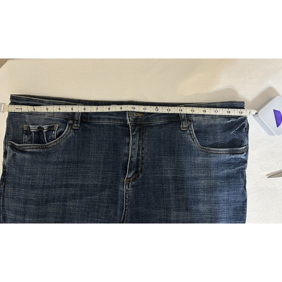 Kut From The Kloth Women's Catherine Crop Straight Leg Jeans Size 18 - Picture 10 of 12